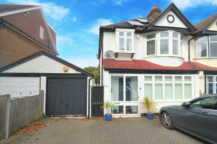 3 Bedroom End Of Terrace House To Rent In Norman Avenue, South Croydon, CR2