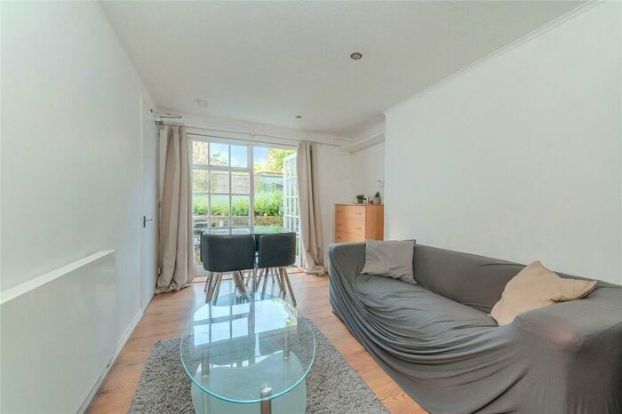 2 Bedroom Flat To Rent In Caledonian Road, Kings Cross, N1