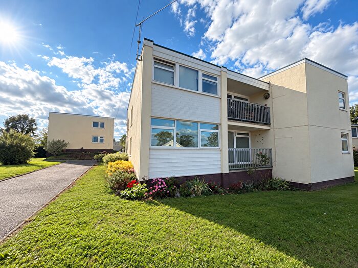 2 Bedroom Flat To Rent In Warren Road Devon View, Dawlish, EX7