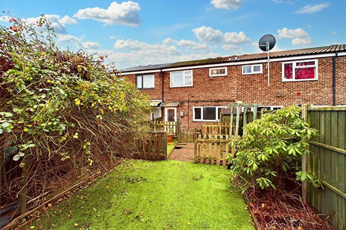 3 Bedroom Terraced House For Sale In Edith Cavell Close, Thetford, IP24