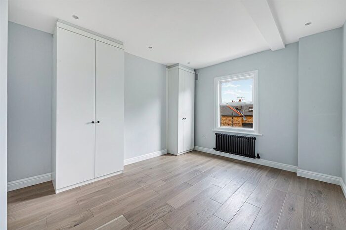 2 Bedroom Flat To Rent In Uxbridge Road, London, W3