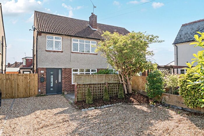 3 Bedroom Semi-Detached House For Sale In Laleham Road, Shepperton, TW17