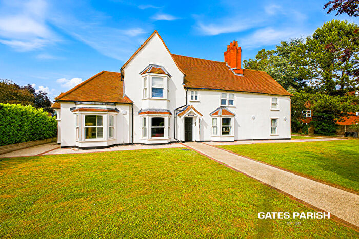 2 Bedroom Flat For Sale In Spire View Court, Upminster Road, Hornchurch, RM11