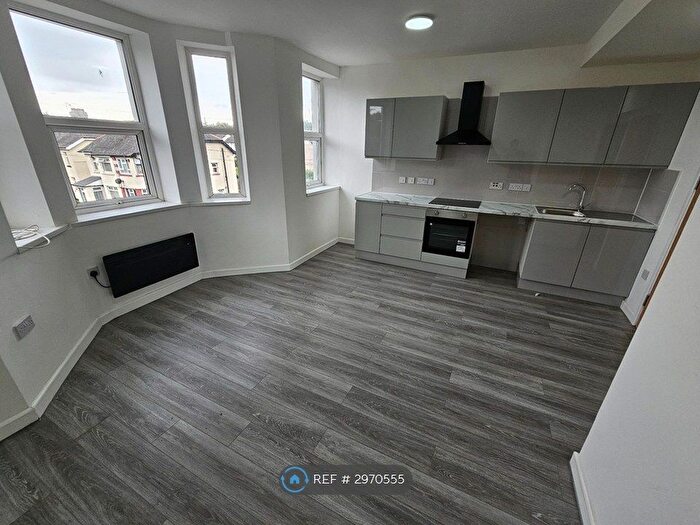 1 Bedroom Flat To Rent In Ferry Road, Cardiff, CF11