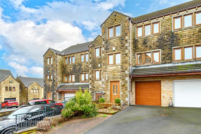 4 Bedroom Town House For Sale In Deer Hill Drive, Marsden, Huddersfield, West Yorkshire, HD7