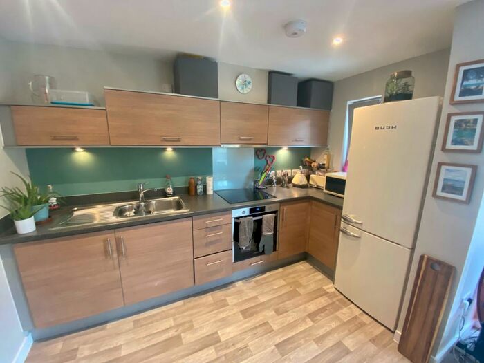 2 Bedroom Apartment To Rent In Cross Street, Portsmouth, PO1