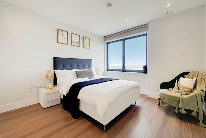 1 Bedroom Flat To Rent In Uncle Southall, Southall, London, UB2