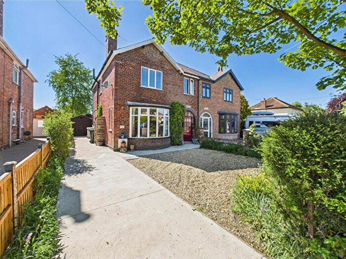 4 Bedroom Semi-Detached House For Sale In Kenwick Road, Louth, LN11