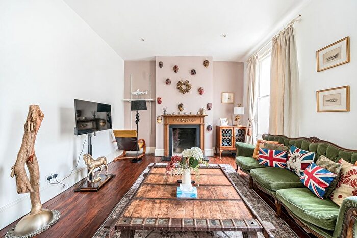 3 Bedroom Flat To Rent In Kilburn Park Road, London, NW6