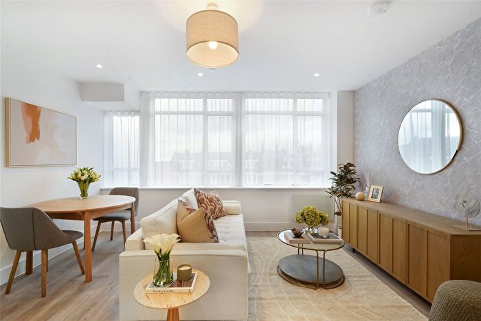 1 Bedroom Flat To Rent In Streatham High Road, London, SW16