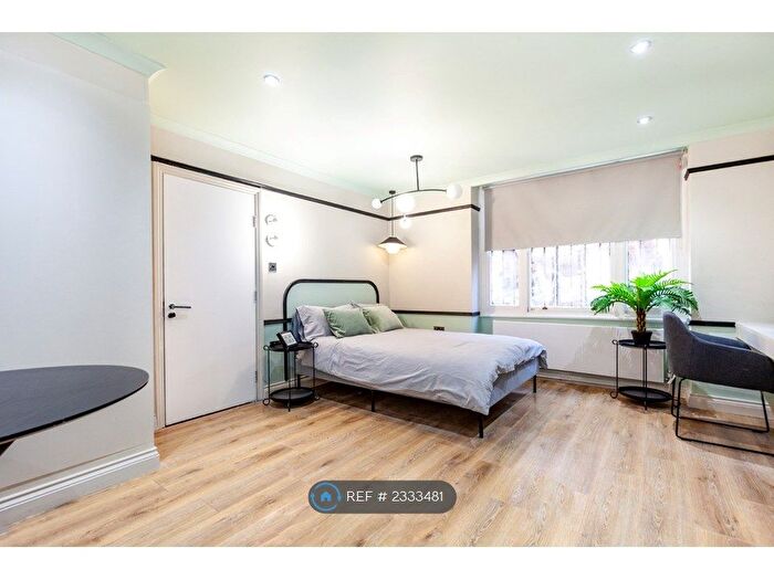 Studio To Rent In Kensington Gardens Square, London, W2