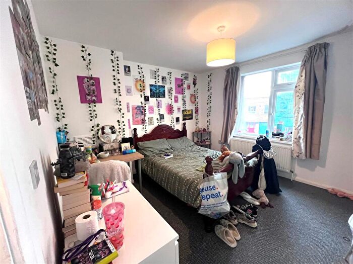 2 Bedroom Flat To Rent In **£pppw Excluding Bills** Bedroom House To Rent On Cranbrook Street, Nottingham, NG1