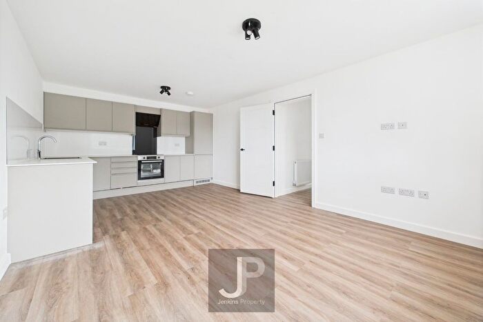 1 Bedroom Property To Rent In St. Marys Drive, Benfleet, SS7