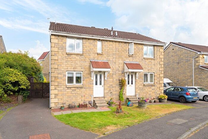3 Bedroom Semi-Detached House For Sale In Bonnyvale Place, Bonnybridge, FK4