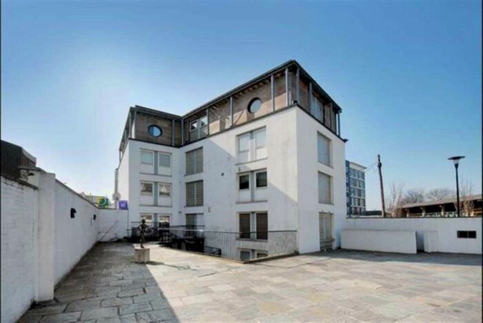 2 Bedroom Flat To Rent In Grasmere Rd, Newham, E13