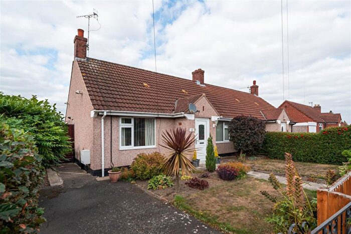 2 Bedroom Semi-Detached Bungalow For Sale In Laurel Crescent, Hollingwood, Chesterfield, S43