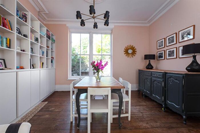 5 Bedroom Terraced House For Sale In Rutland Park, Botanical Gardens, S10