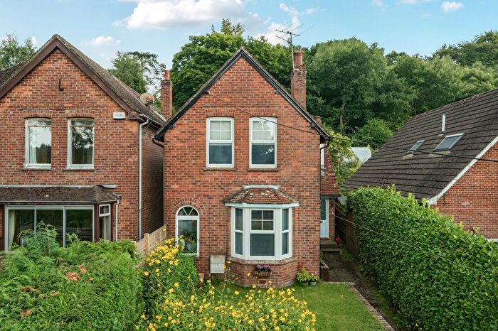 3 Bedroom Detached House For Sale In Linchmere Road, Haslemere, GU27