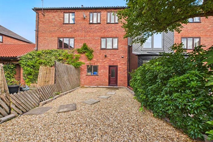 3 Bedroom Town House For Sale In Tannery Wharf, Newark, NG24