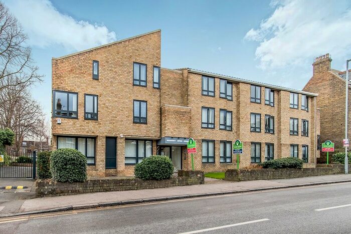 1 Bedroom Flat To Rent In Newton Road, Faversham, Kent, ME13