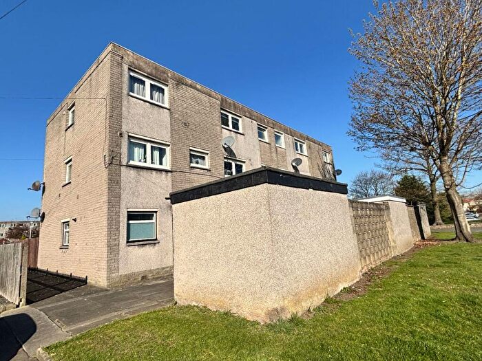 2 Bedroom Flat For Sale In Furniss Avenue, Rosyth, Dunfermline, KY11