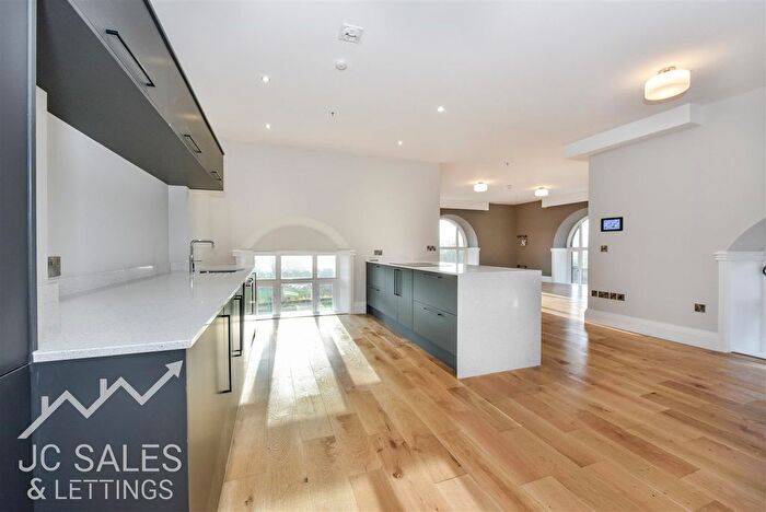 2 Bedroom Flat To Rent In Riber Road, Riber, Matlock, DE4