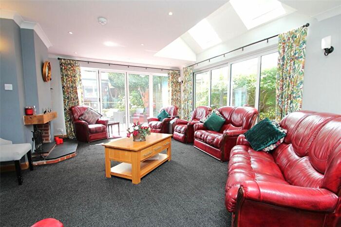 4 Bedroom Detached House For Sale In Blackbrook Park Avenue, Fareham, Hampshire, PO15
