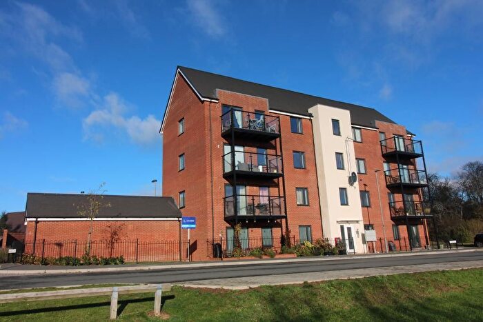 2 Bedroom Flat For Sale In Tutbury Lane, Kingsmead, Milton Keynes, Buckinghamshire, MK4