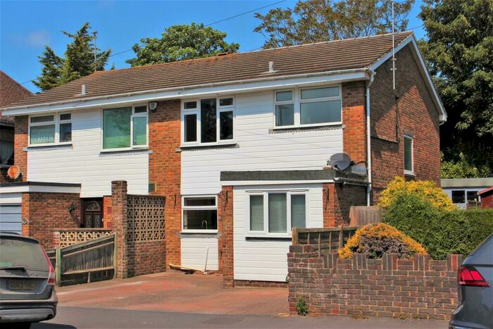 4 Bedroom Semi-Detached House To Rent In Vale Road, Seaford, BN25