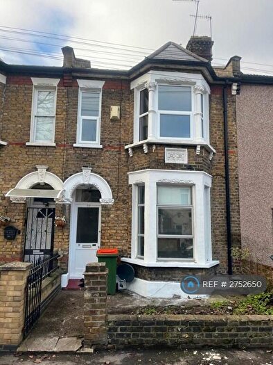 4 Bedroom Terraced House To Rent In Richford Road, Stratford, E15