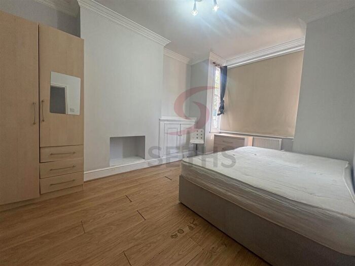 4 Bedroom Terraced House To Rent In Cambridge Street, Off Narborough Road, Leicester, LE3