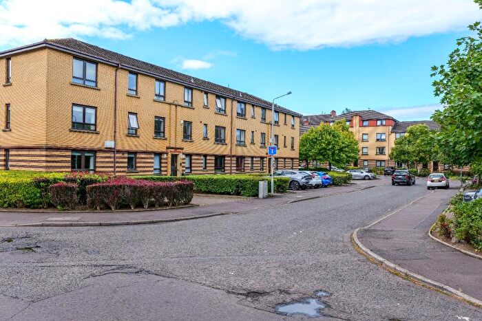 3 Bedroom Flat To Rent In MacLean Street, Kinning Park, Glasgow, G51