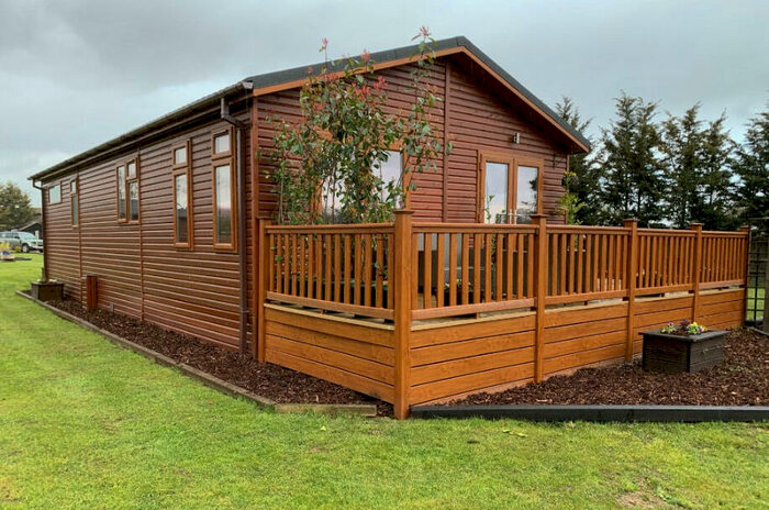 1 Bedroom Lodge For Sale In Upminster, Essex, RM14