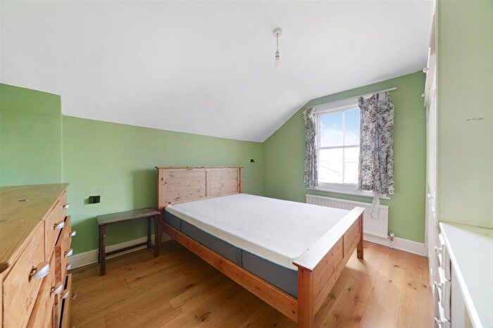 4 Bedroom Property For Sale In Farlow Road, London, SW15