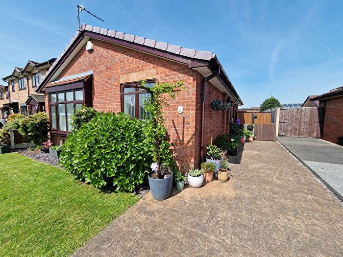 3 Bedroom Bungalow For Sale In Redwood Drive, Bredbury, SK6