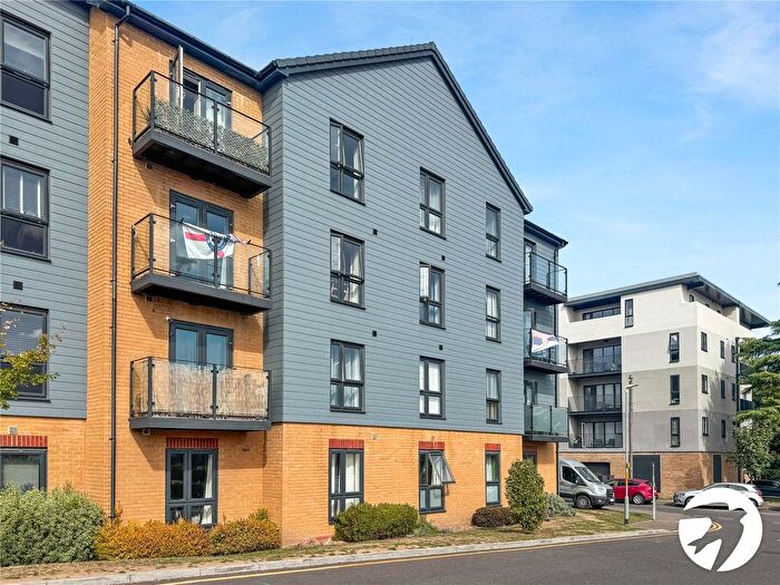 2 Bedroom Flat For Sale In Hedley Walk, Church Street, Sittingbourne, ME10