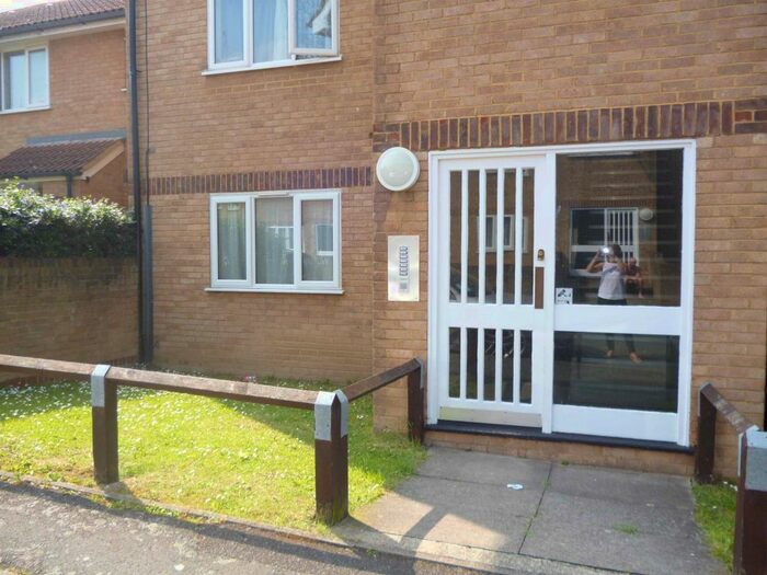 1 Bedroom Flat To Rent In Fort Pitt Street, Chatham, ME4