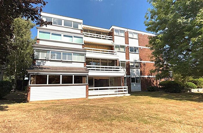 2 Bedroom Flat For Sale In Westmoreland Road, Bromley, BR2