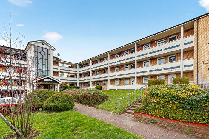 1 Bedroom Flat For Sale In South Lynn Crescent, Bracknell, RG12