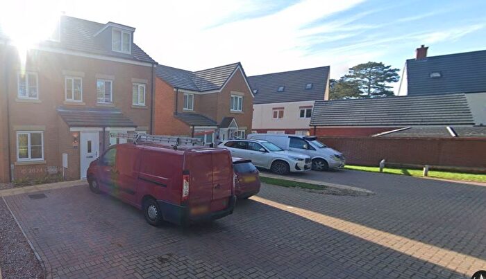 3 Bedroom Semi-Detached House To Rent In Alwyn Close, Northampton, NN2