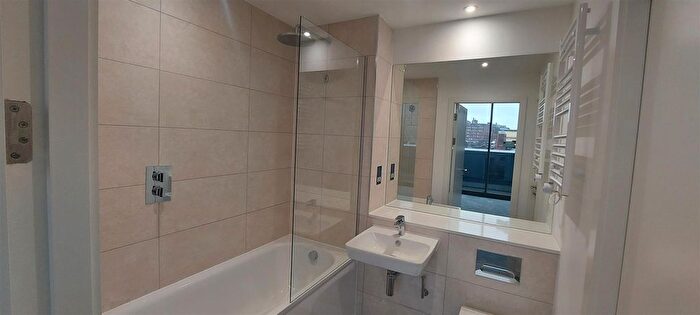 1 Bedroom Flat To Rent In Store Street, Manchester, M1