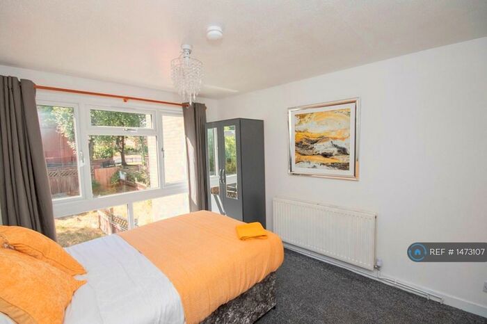 4 Bedroom Terraced House To Rent In Norton Close, Smethwick, B66