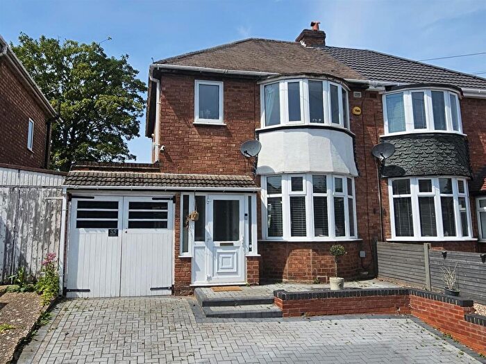 3 Bedroom Semi-Detached House For Sale In Springfield Crescent, Solihull, B92