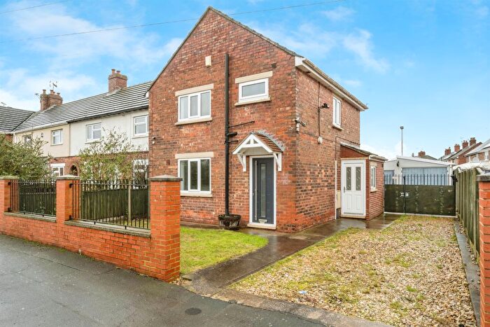 3 Bedroom Semi-Detached House For Sale In Barnsley Road, Moorends, Doncaster, DN8