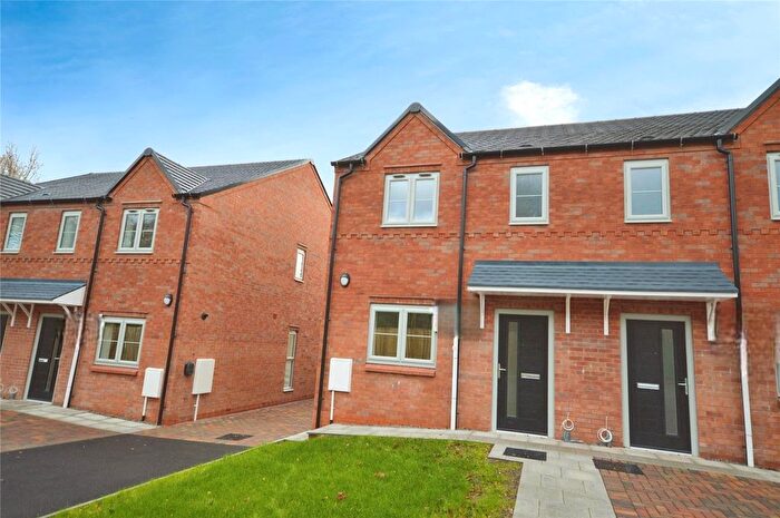 3 Bedroom Semi-Detached House For Sale In Kilnstone Close, Church Gresley, Swadlincote, Derbyshire, DE11