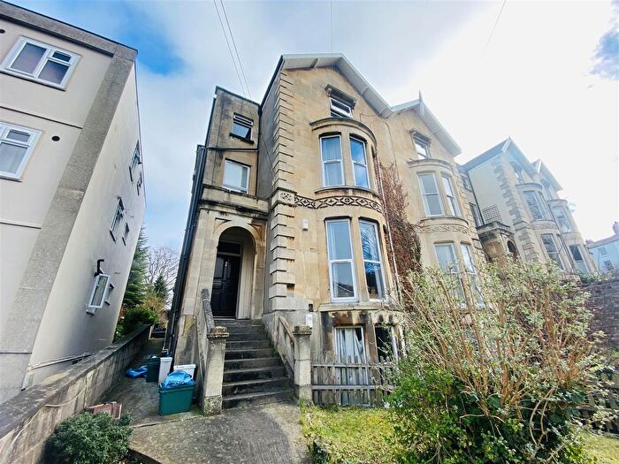 3 Bedroom Flat To Rent In B, Cotham Brow, Redland, BS6