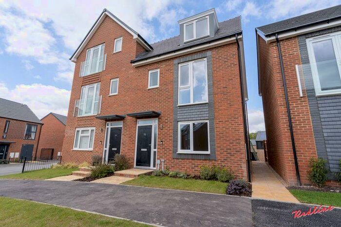 4 Bedroom Property To Rent In Worsell Drive, Copthorne, RH10