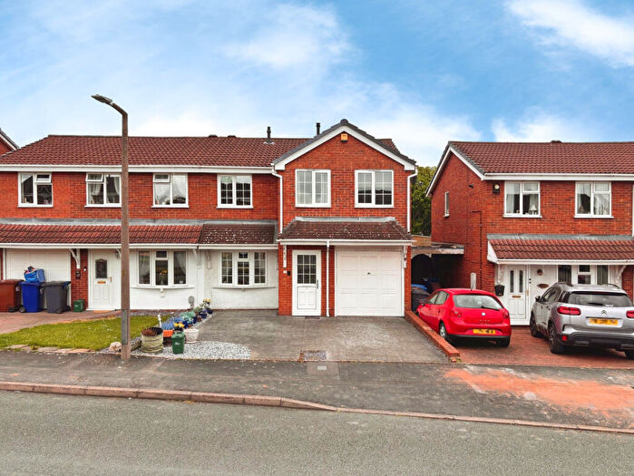 5 Bedroom Semi Detached House For Sale In Harlech Way, Burton-on-Trent, DE13