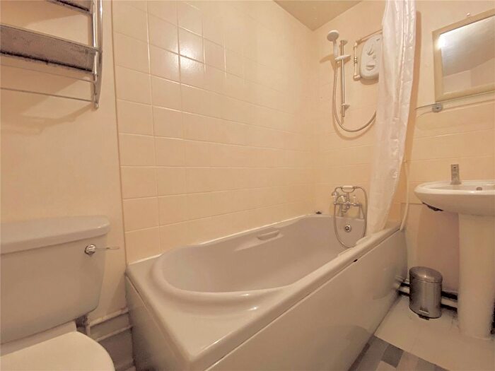 1 Bedroom Flat For Sale In Coopers Court, Moorfield Road, Brockworth, Gloucester, GL3