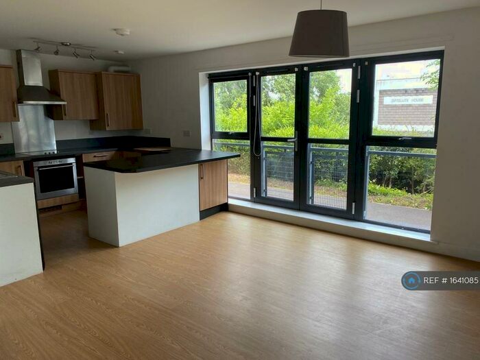 2 Bedroom Flat To Rent In Mill Court, Bristol, BS5